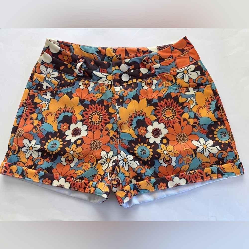 Floral Shorts - Women’s 60’s Inspired, Flower Power, Shorts. Size Small.